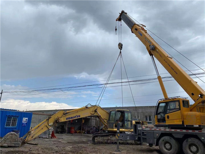 黄浦区25吨吊车的工作半径是多少？